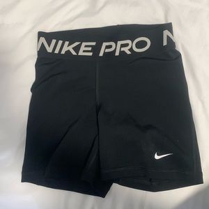 Black nike pros xs